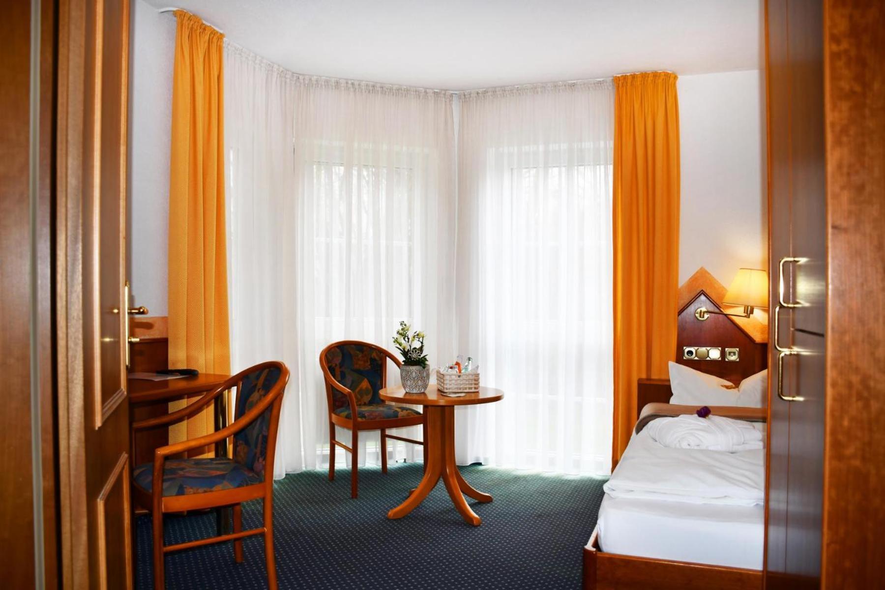Hotel Schoene Aussicht Giessen Exterior photo